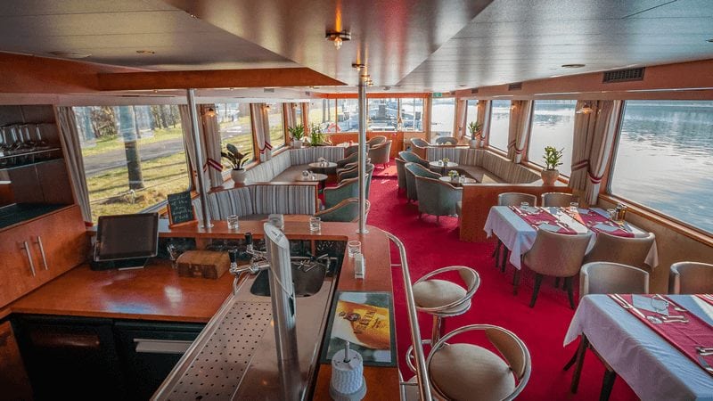 https://boatbiketours.com/wp-content/uploads/2018/02/Fluvius_bar_lounge_and_restaurant.jpg