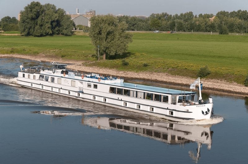 https://boatbiketours.com/wp-content/uploads/2018/02/Fluvius_exterior_1.jpg