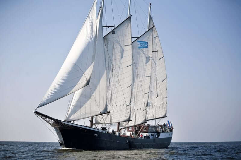 https-boatbiketours-com-wp-content-uploads-2018- https://boatbiketours.com/wp-content/uploads/2018/02/Mare_fan_Frysl%C3%A2n_sailing_full_sail_1.jpg