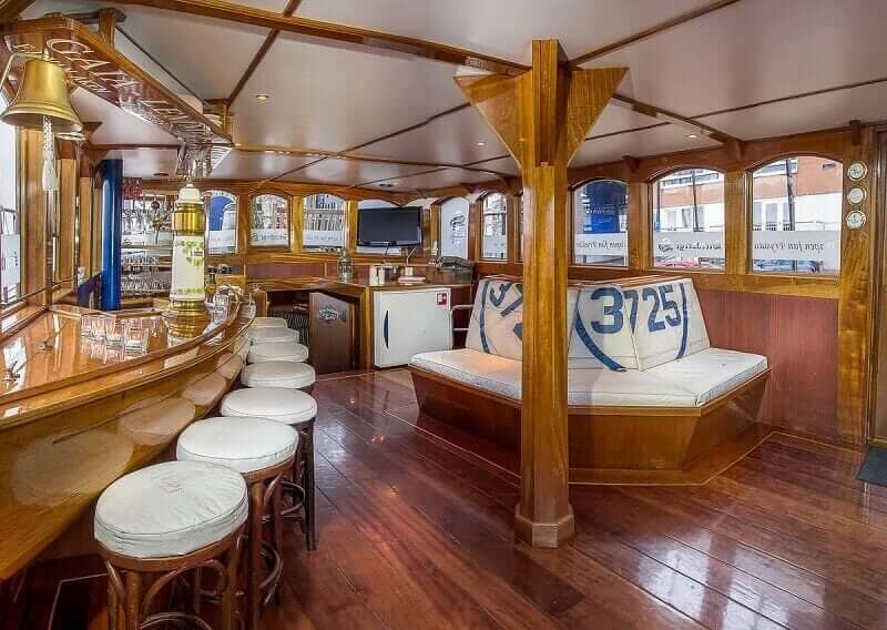 https://cdn.boatbiketours.com/wp-content/uploads/2018/02/Wapen_fan_Frysla%CC%82n_salon_small-1.jpg