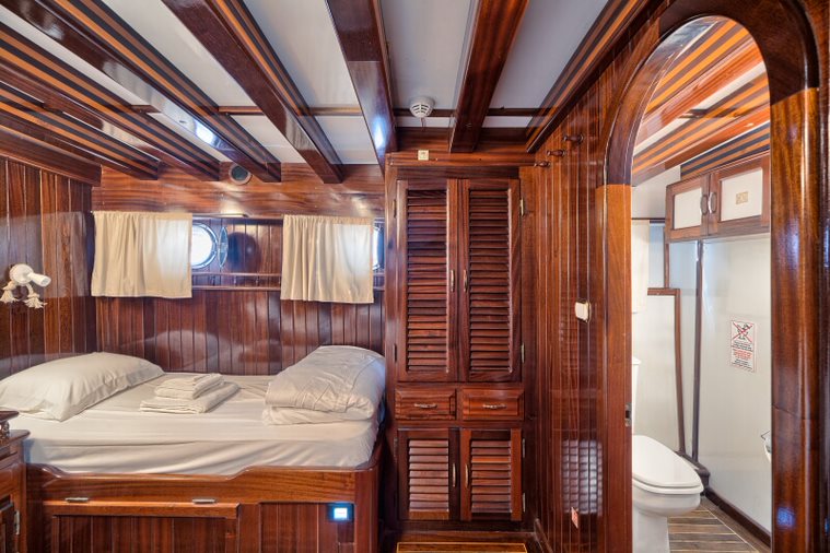 Barco Thalassa cabine