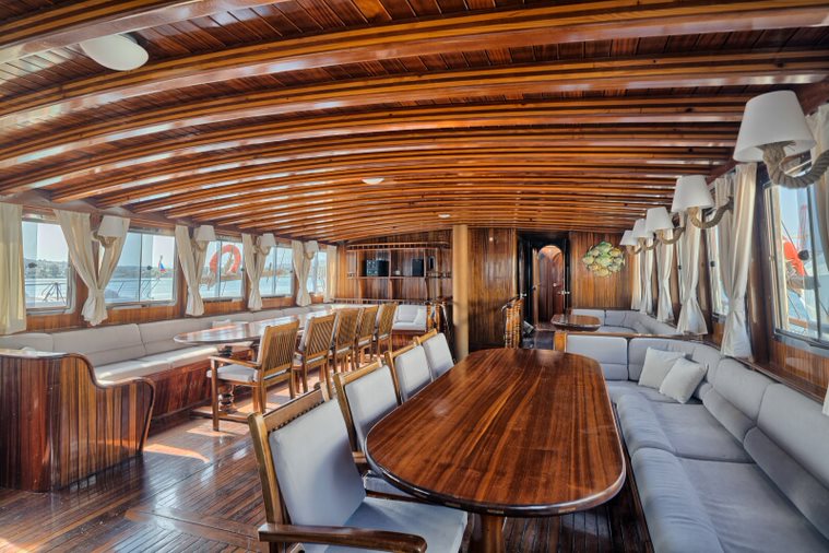 Barco Thalassa salão