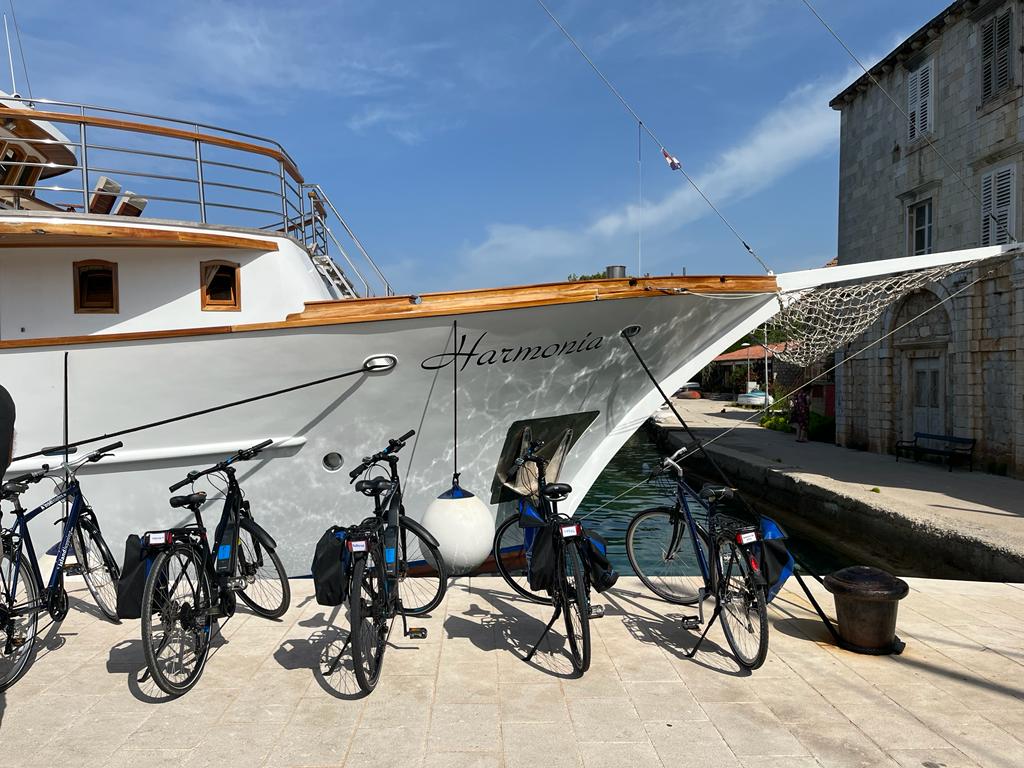 Barco Harmonia Croácia 504
