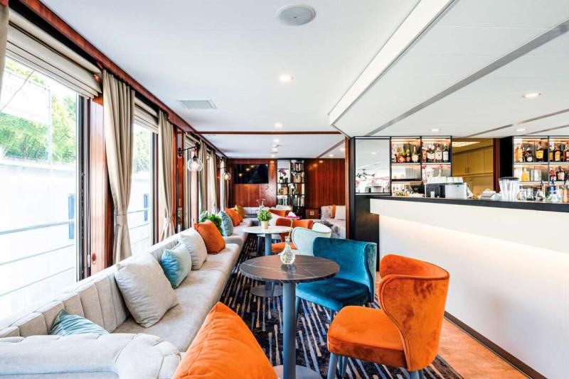 Barco Vivienne 332