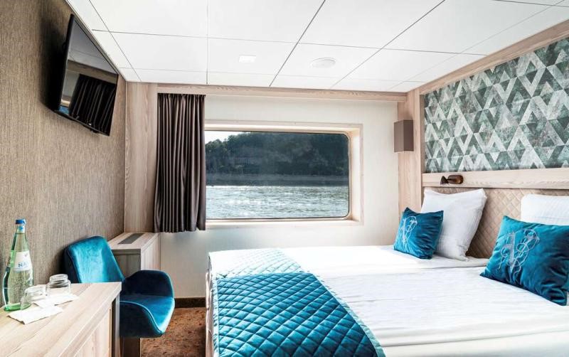 Barco Vivienne 332