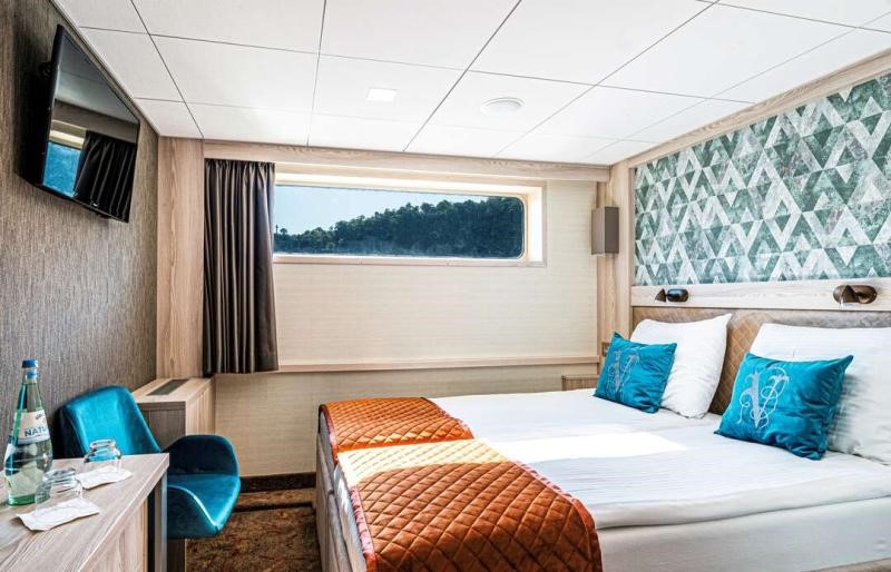 Barco Vivienne 332
