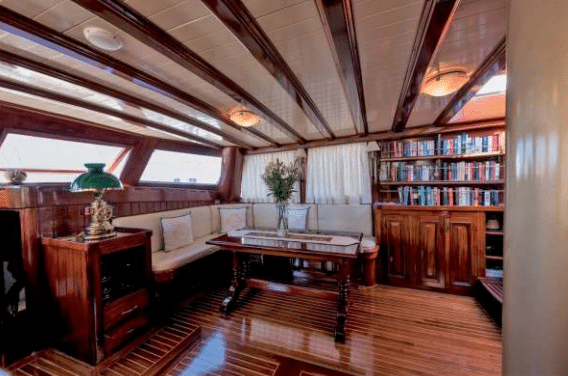Barco Erato - Lounge - Grécia