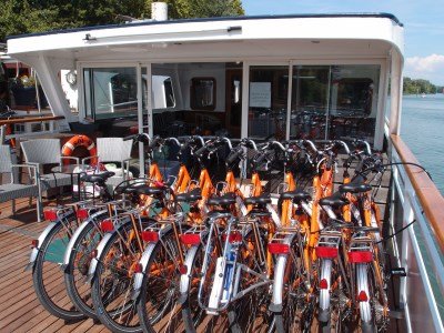 http://boatbiketours.com/wp-content/gallery/provence/Soleo_fietsen.jpg